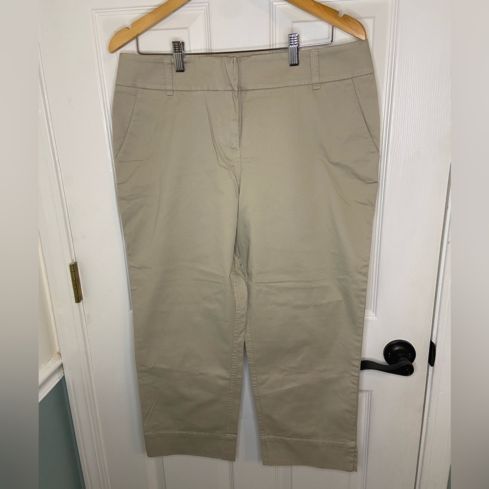 Tommy Bahama khaki cropped pants. Size 12